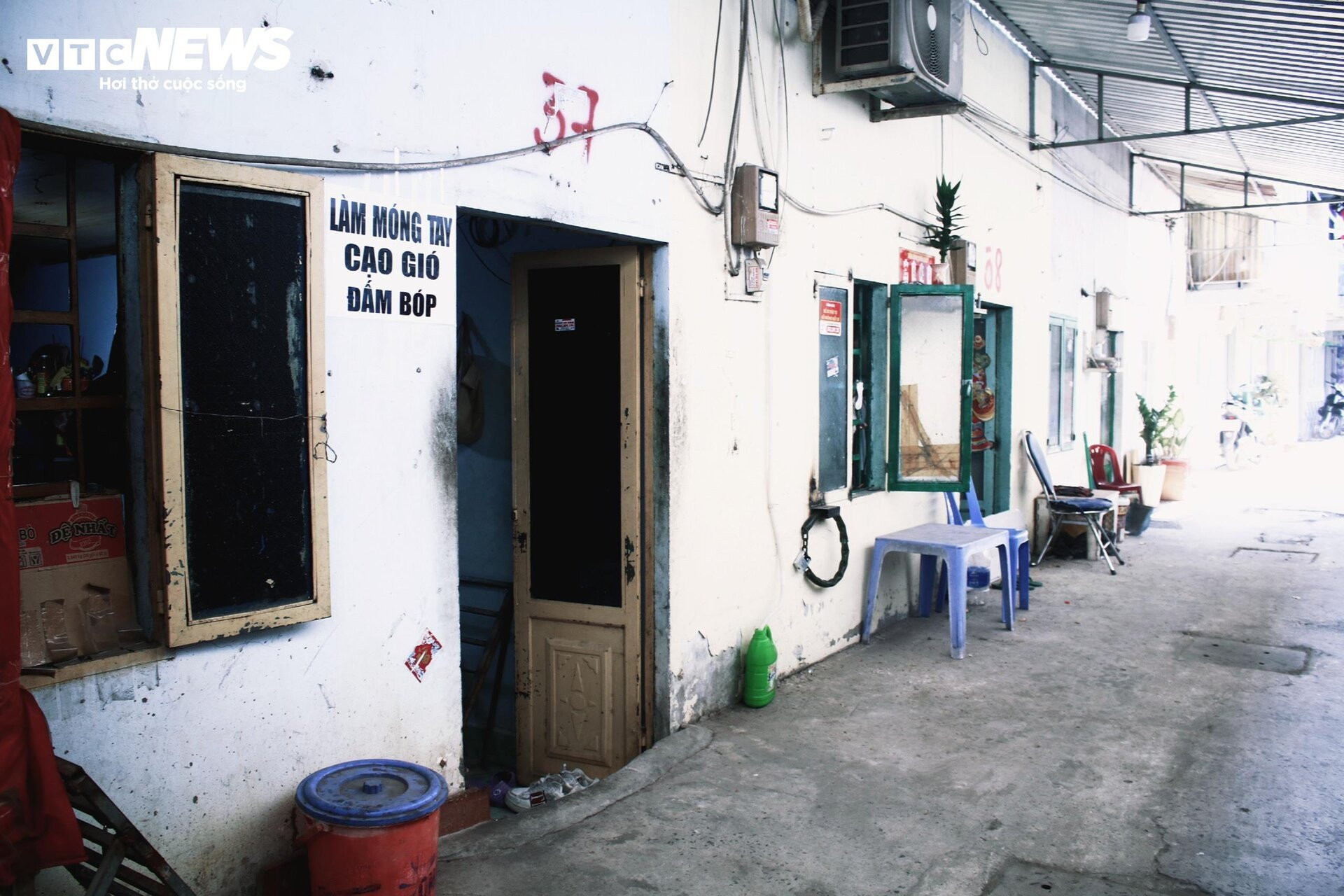 Chồng bỏ, con mất, 'cô đào nức tiếng một thời' sống lủi thủi trong nhà trọ 15m2 - 1