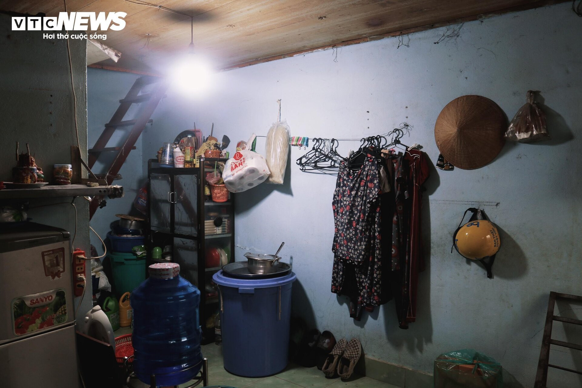 Chồng bỏ, con mất, 'cô đào nức tiếng một thời' sống lủi thủi trong nhà trọ 15m2 - 3