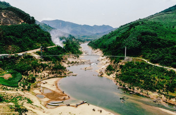 Dòng sông mang tên 'Rồng lớn' giữa núi rừng Trường Sơn