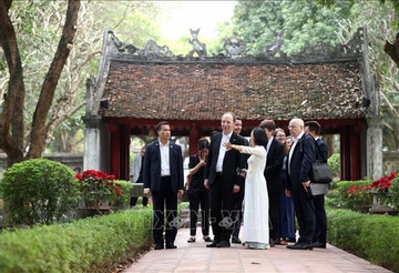 Speaker of Finnish Parliament visits relic sites in Hanoi