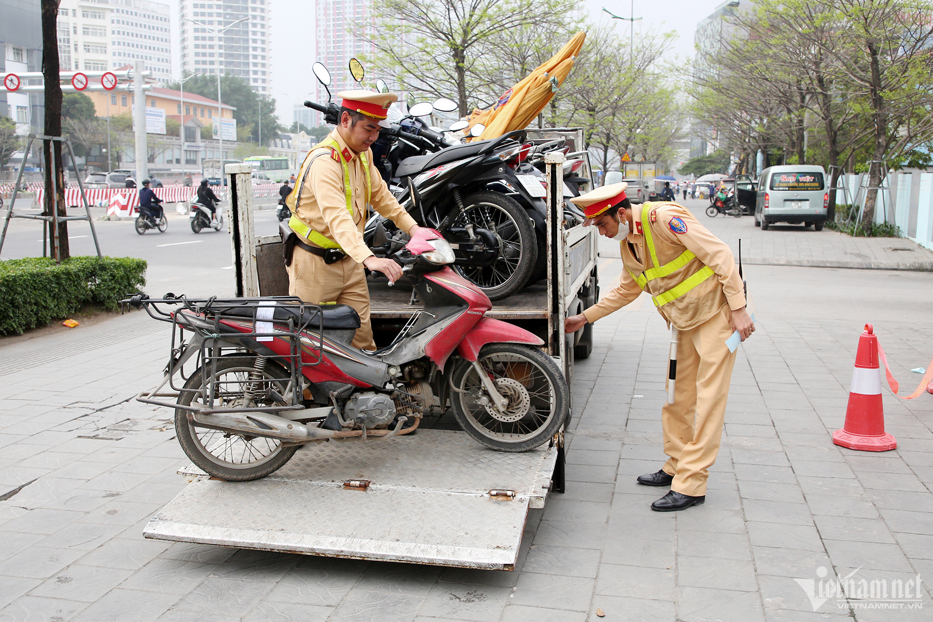 w vanh dai 3 8 1 538.jpg