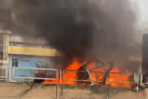 Cháy xe container dưới chân cầu Phú Mỹ, giao thông TP Thủ Đức qua quận 7 tê liệt