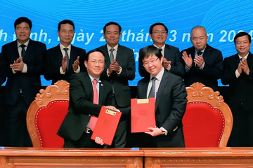 Bộ TT&TT và Bình Định ký kết hợp tác phát triển thông tin và truyền thông