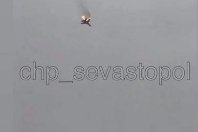 Khoảnh khắc tiêm kích Su-35 của Nga bốc cháy, rơi thẳng xuống biển