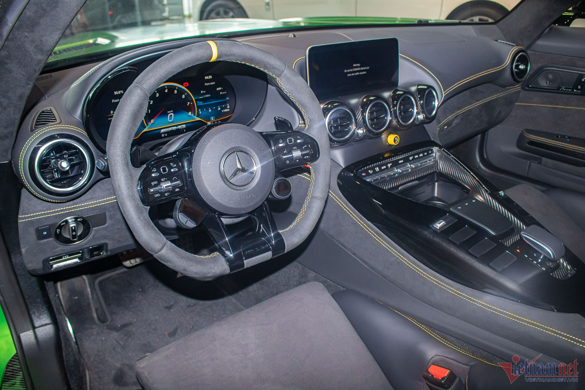 W-gtr-tu-nhan-14-2.jpg