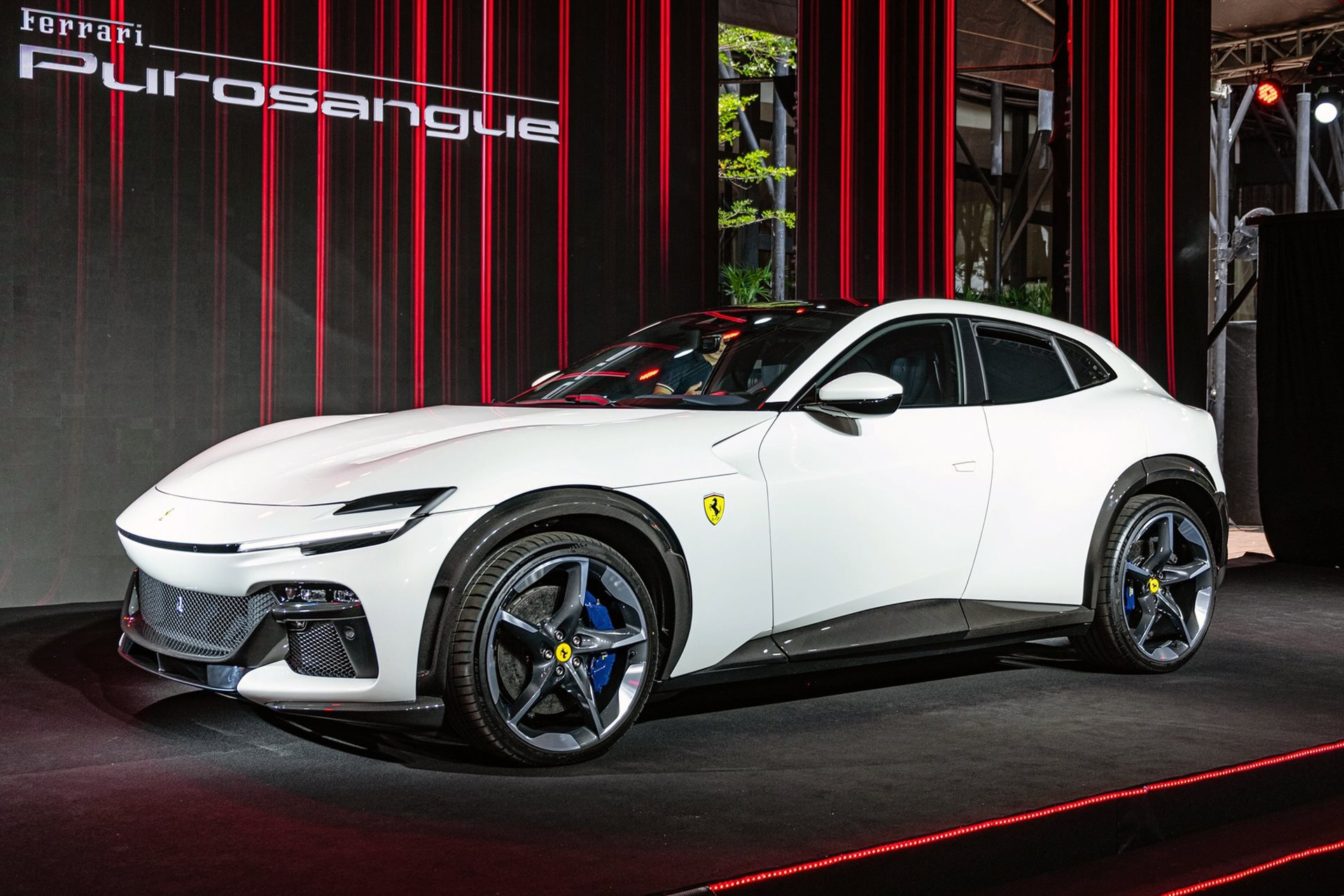 ferrari-purosangue.jpg
