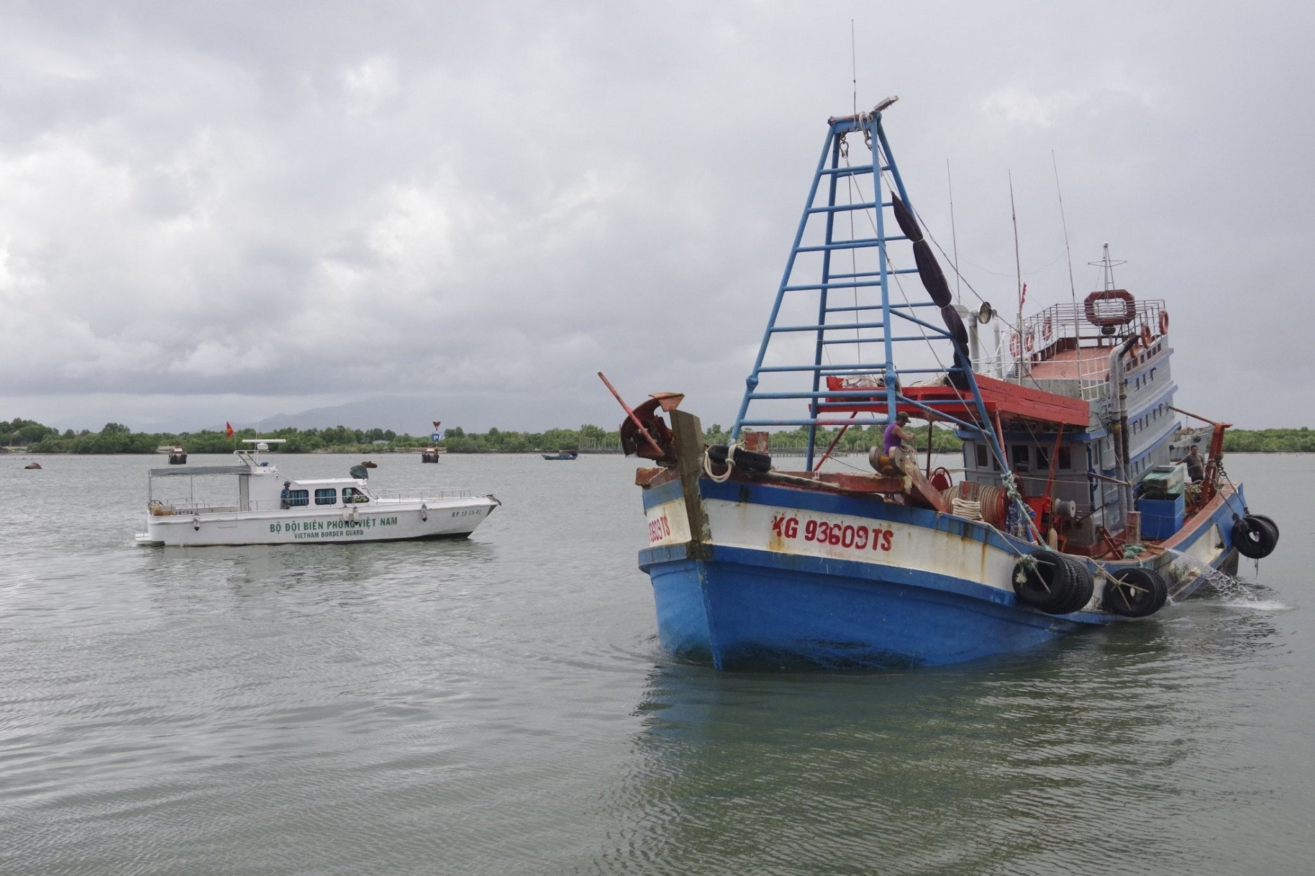 kien giang tau thuyen.jpg