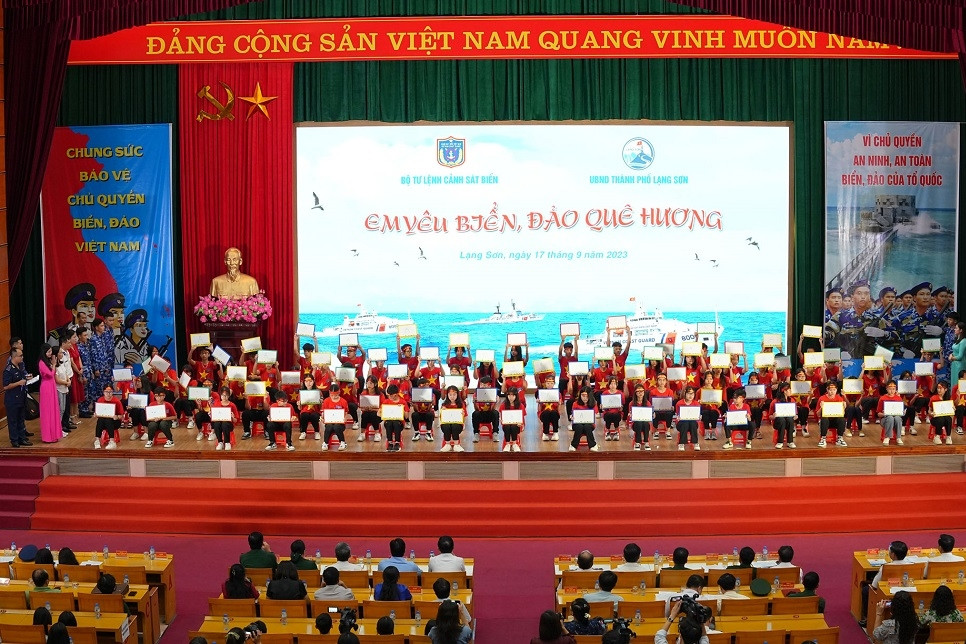 Lạng Sơn: Gần 80 học sinh tham gia cuộc thi “Em yêu biển, đảo quê hương”