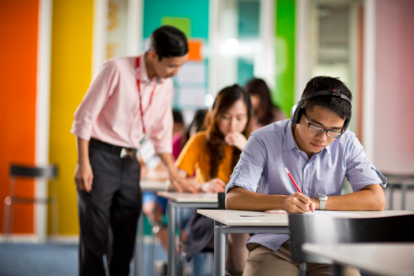 Nguyên nhân 3 quốc gia đình chỉ thi IELTS trên giấy