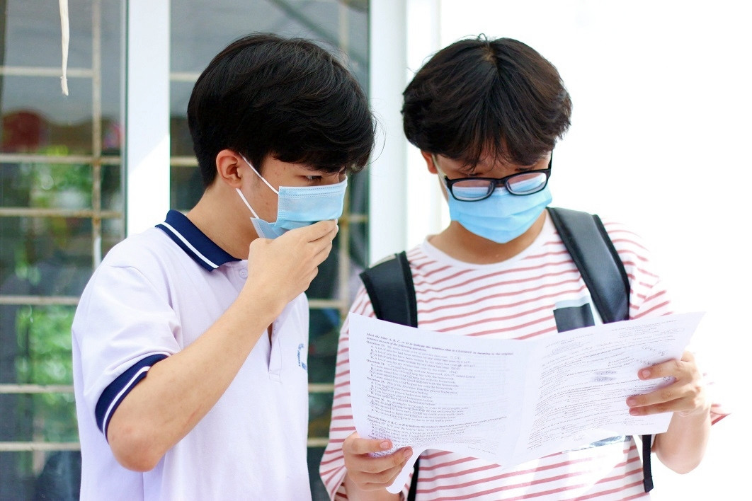 Phụ huynh Hà Nội chi hàng chục triệu đặt cọc suất vào lớp 10 đổi sự yên tâm