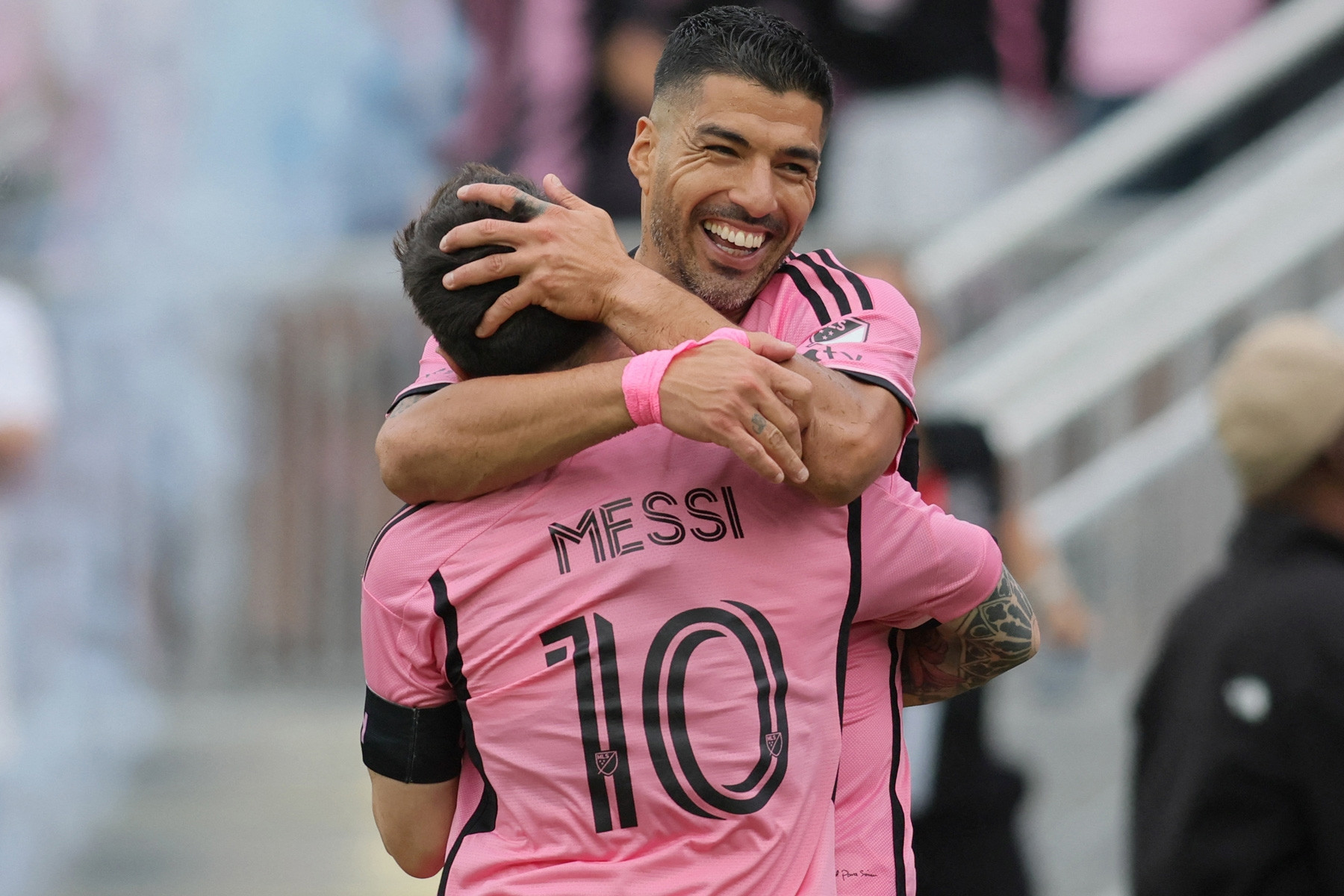 Messi và Suarez cùng lập cú đúp, Inter Miami thắng 5 sao