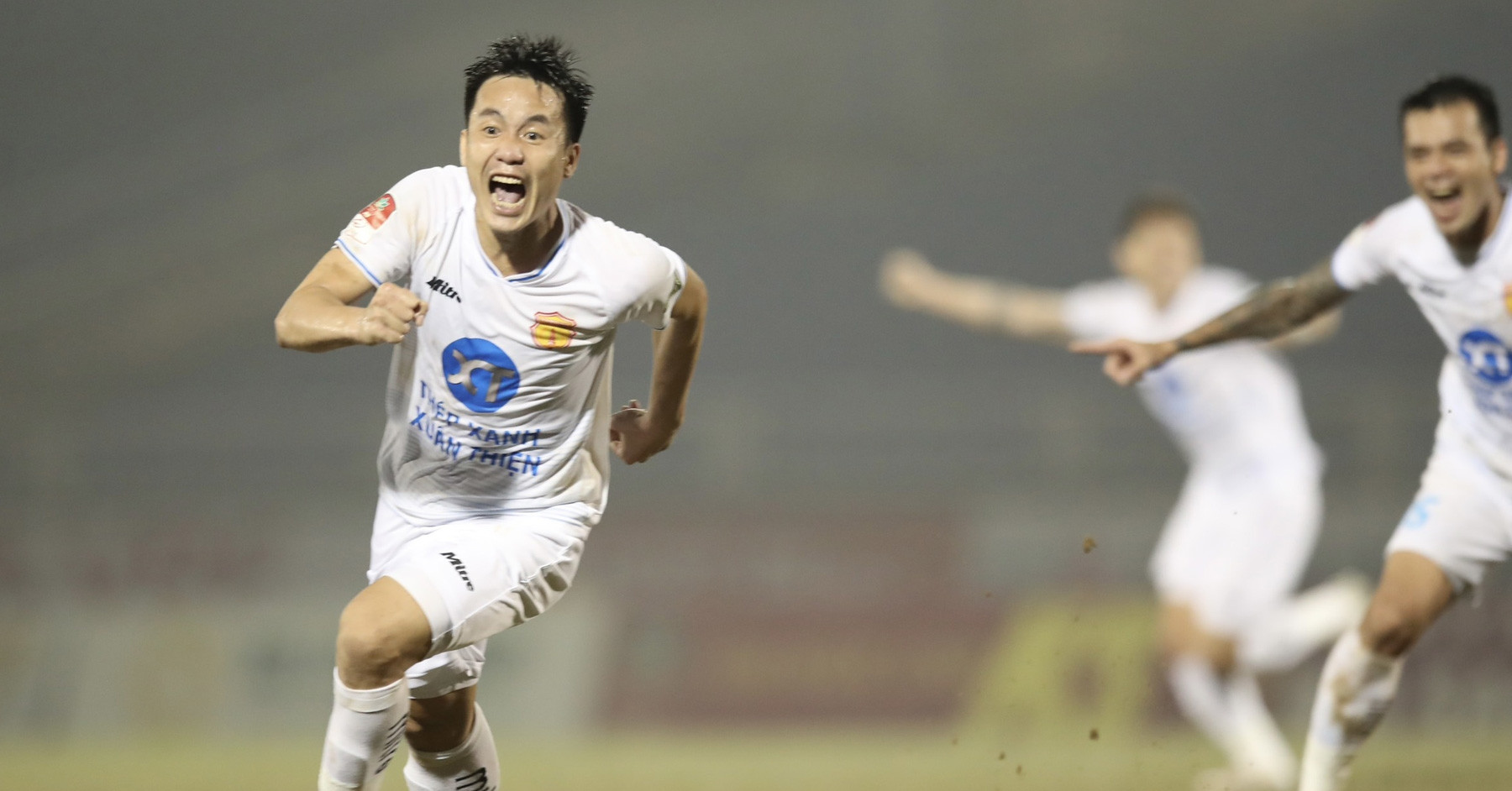 View - Kết quả bóng đá Khánh Hòa 0-1 Hà Nội, SLNA 0-1 Nam Định