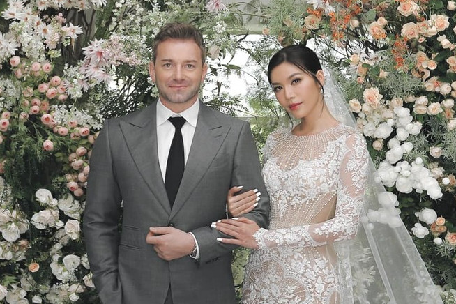 Ảnh cưới đẹp như cổ tích của siêu mẫu Minh Tú và bạn trai ngoại quốc