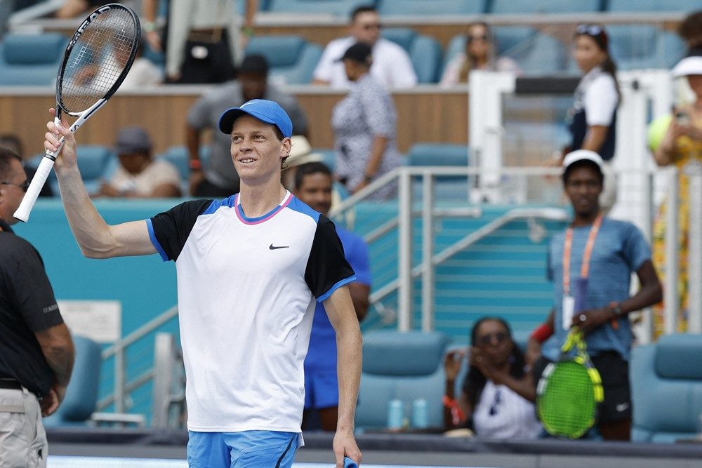 Thắng dễ Medvedev, Jannik Sinner vào chung kết Miami Open