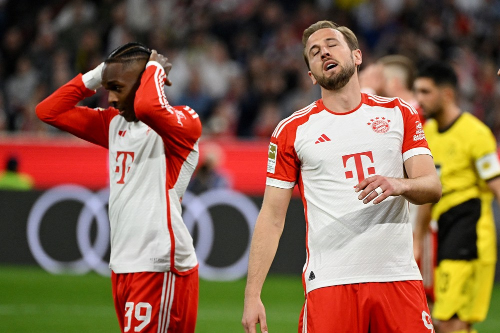 Bayern Munich thua trắng Dortmund, &apos;đầu hàng&apos; Leverkusen