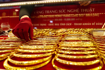 Bỏ độc quyền vàng miếng SJC, lập sàn mua bán tín chỉ vàng: Mũi tên trúng nhiều đích