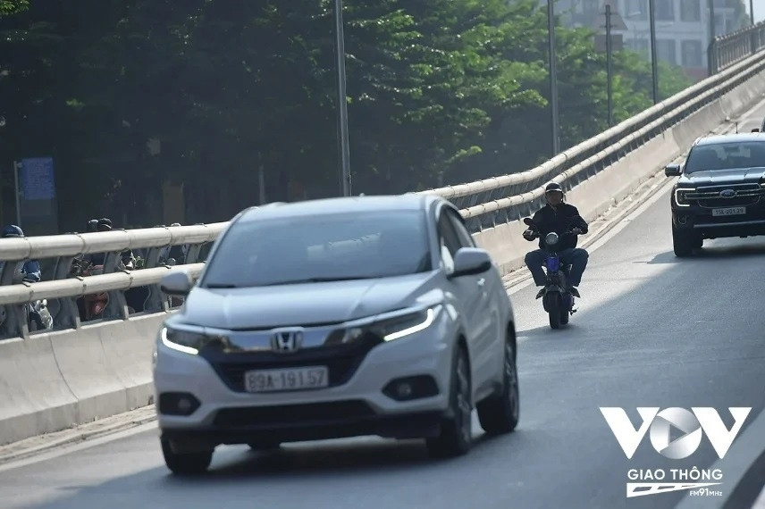 chay xe may nguoc chieu tren duong mot chieu se bi phat nhu the nao hinh anh 2