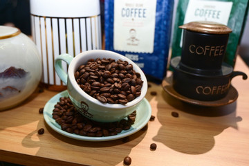Giá cà phê trong nước tăng kỷ lục vì bị ‘kích giá’ như bất động sản