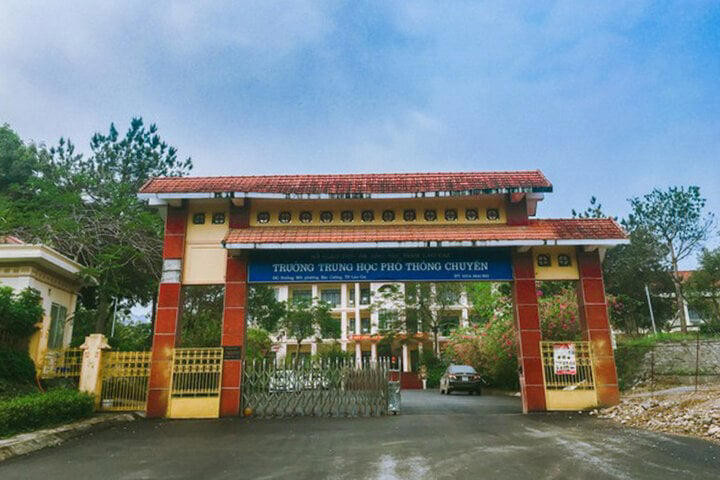 Hiệu trưởng trường chuyên nói về tâm lý nữ sinh lớp 11 bị rơi từ tầng 5