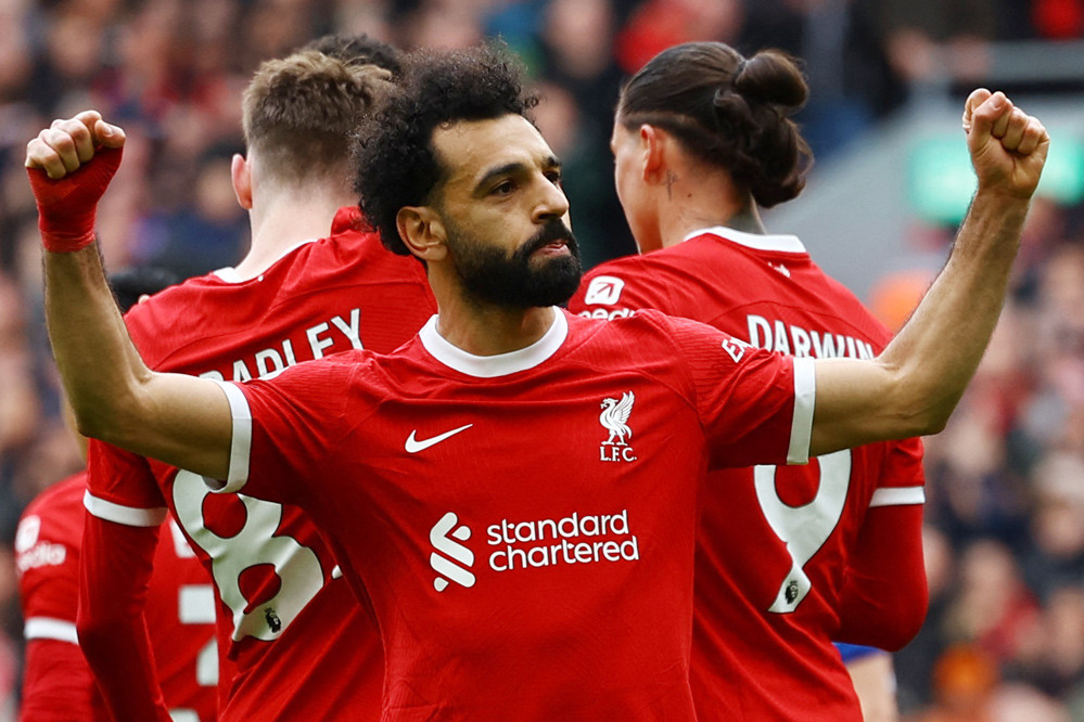 Kết quả bóng đá Ngoại hạng Anh vòng 30 hôm nay: Liverpool thắng nghẹt thở