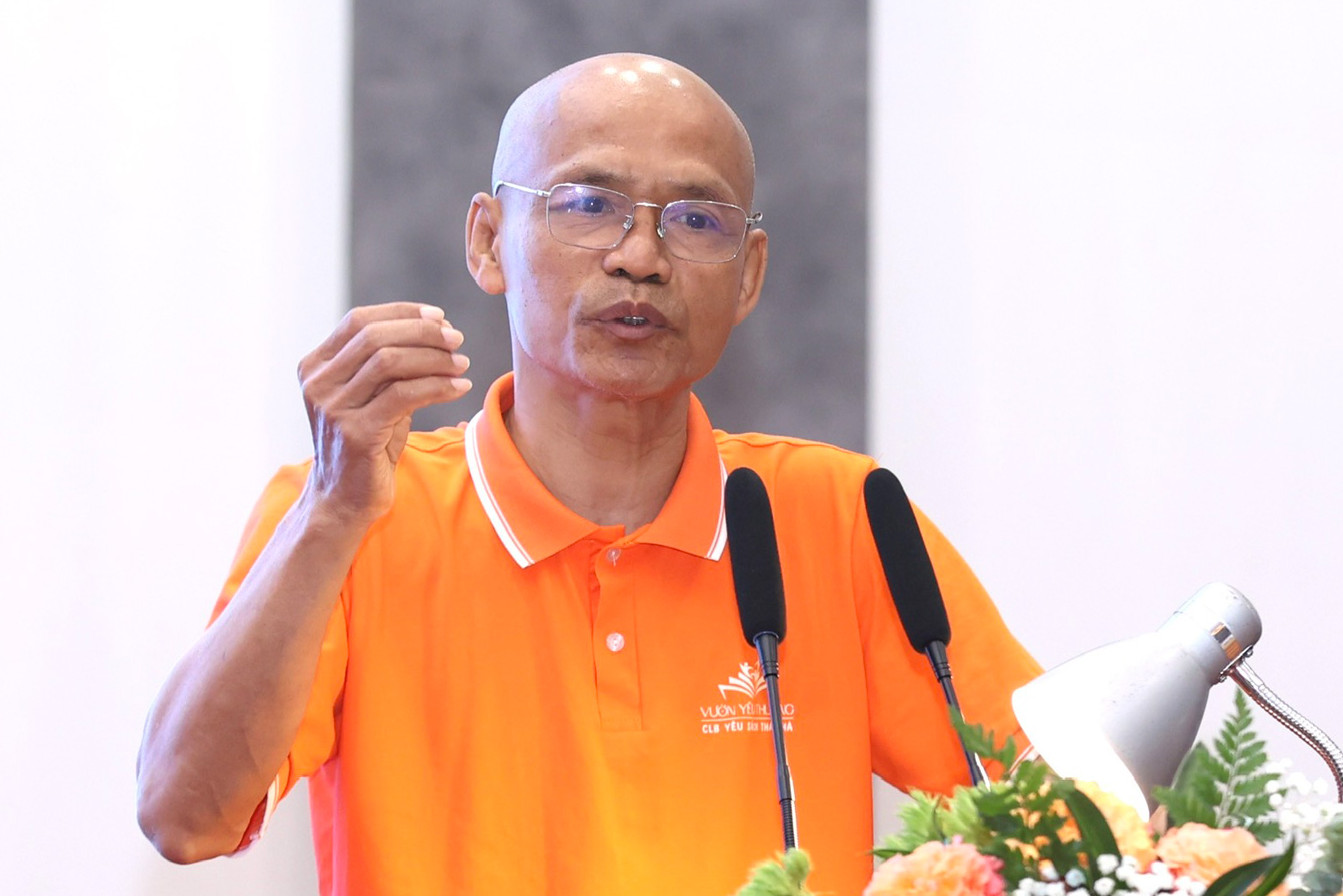 Nên có những tập đoàn xuất bản lớn