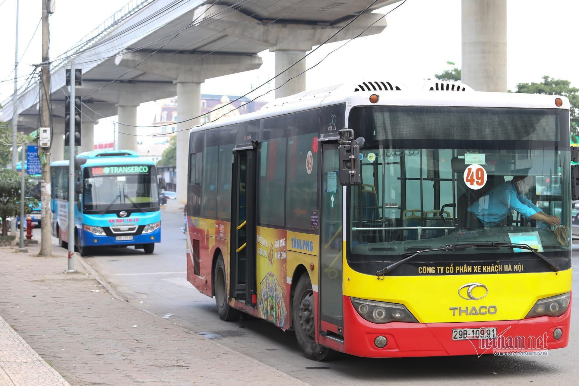 xe bus 1 122.jpg