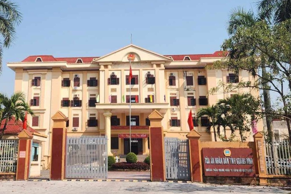 Cho nghỉ việc nữ cán bộ toà án nghỉ phép qua Mỹ du lịch rồi không về