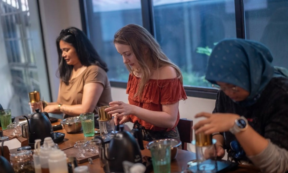 new york times suggests coffee shops in hcm city picture 1