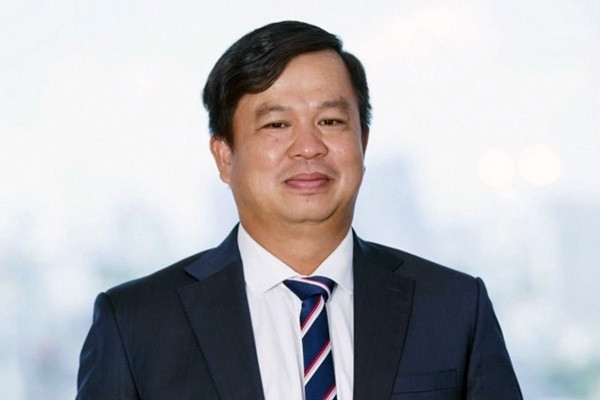 Tổng giám đốc thu nhập cao ngất ngưởng, chủ tịch ngậm ngùi giảm lương