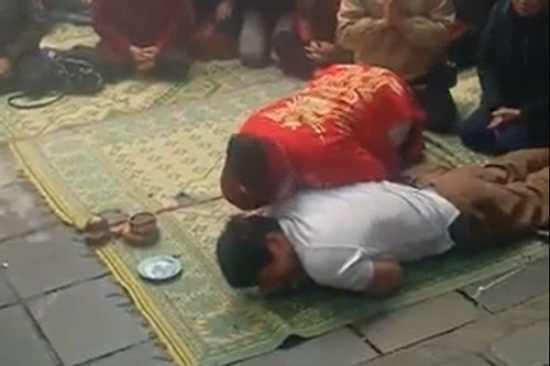 Xử lý người phụ nữ nhập 'thần hổ' la hét tại chùa Hương Tích