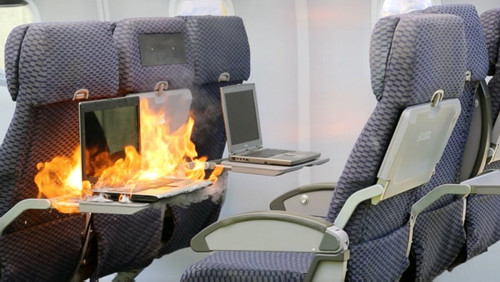 Laptop bốc cháy trên chuyến bay khiến hành khách bị thương, máy bay hạ cánh khẩn