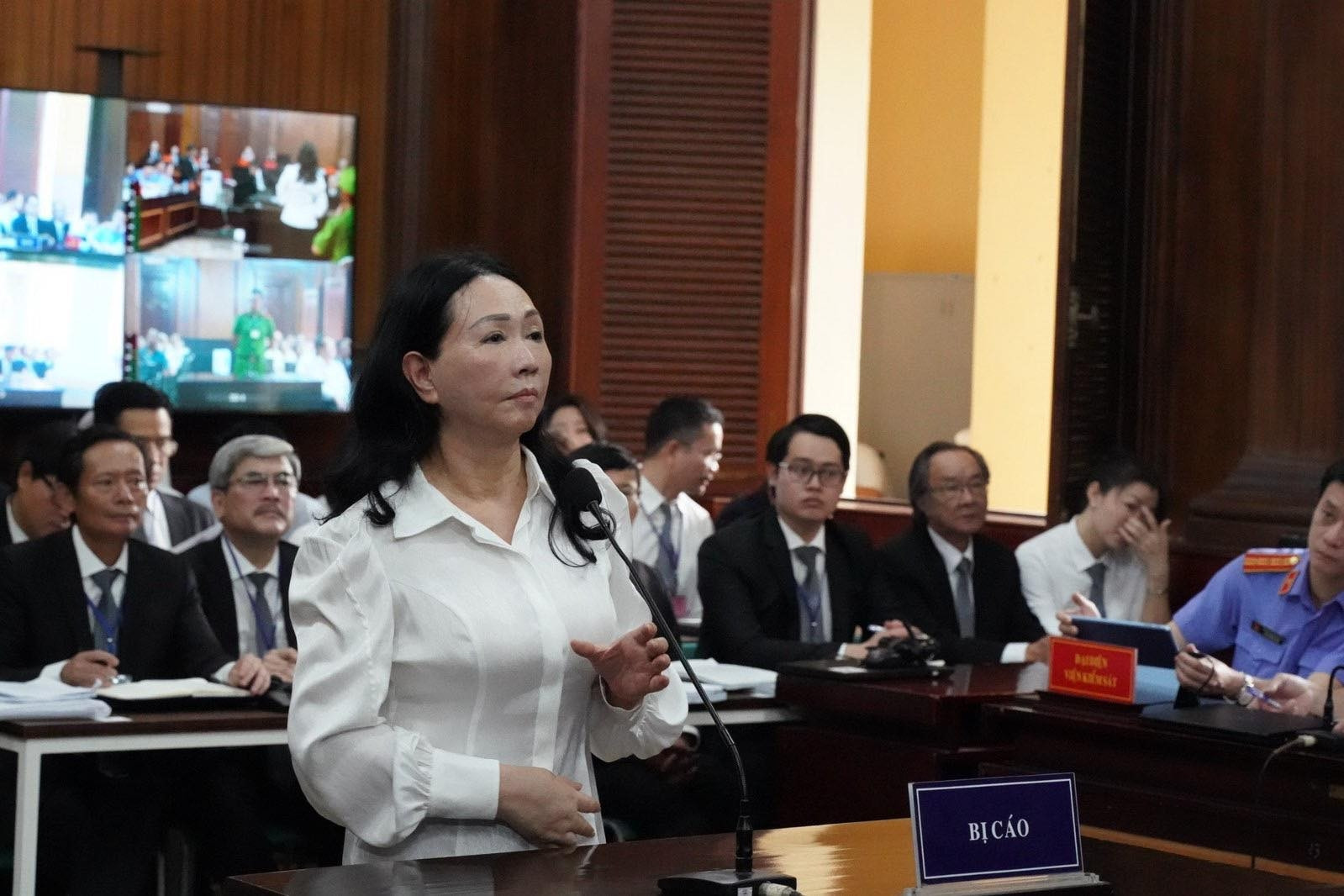 Bị cáo Trương Mỹ Lan nói đủ sức khỏe tham gia phiên tòa