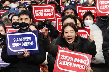 Điều tồi tệ gì sẽ xảy ra với 7.000 bác sĩ Hàn Quốc bị tước giấy phép?
