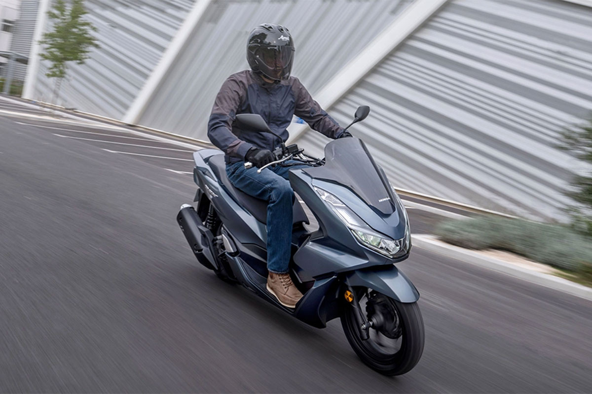 honda pcx hybrid.jpg