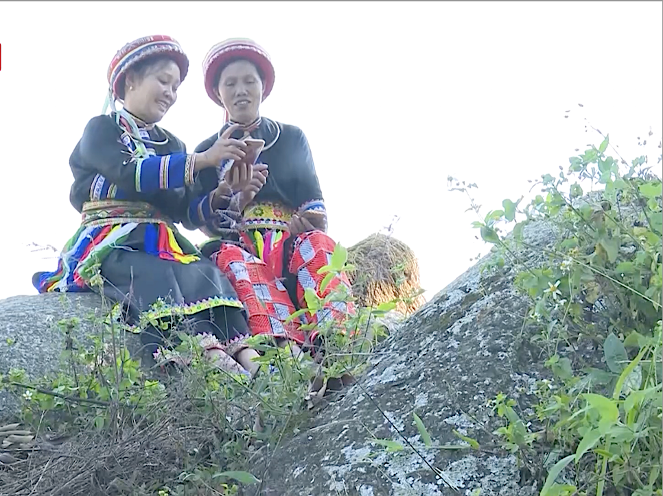 Người dân được nâng cao về nhận thức, thấy được lợi ích của các chính sách, dự án đầu tư hỗ trợ đã tích cực tham gia các hoạt động sản xuất, giải quyết việc làm, ổn định đời sống, nâng cao thu nhập để từng bước thoát nghèo bền vững.