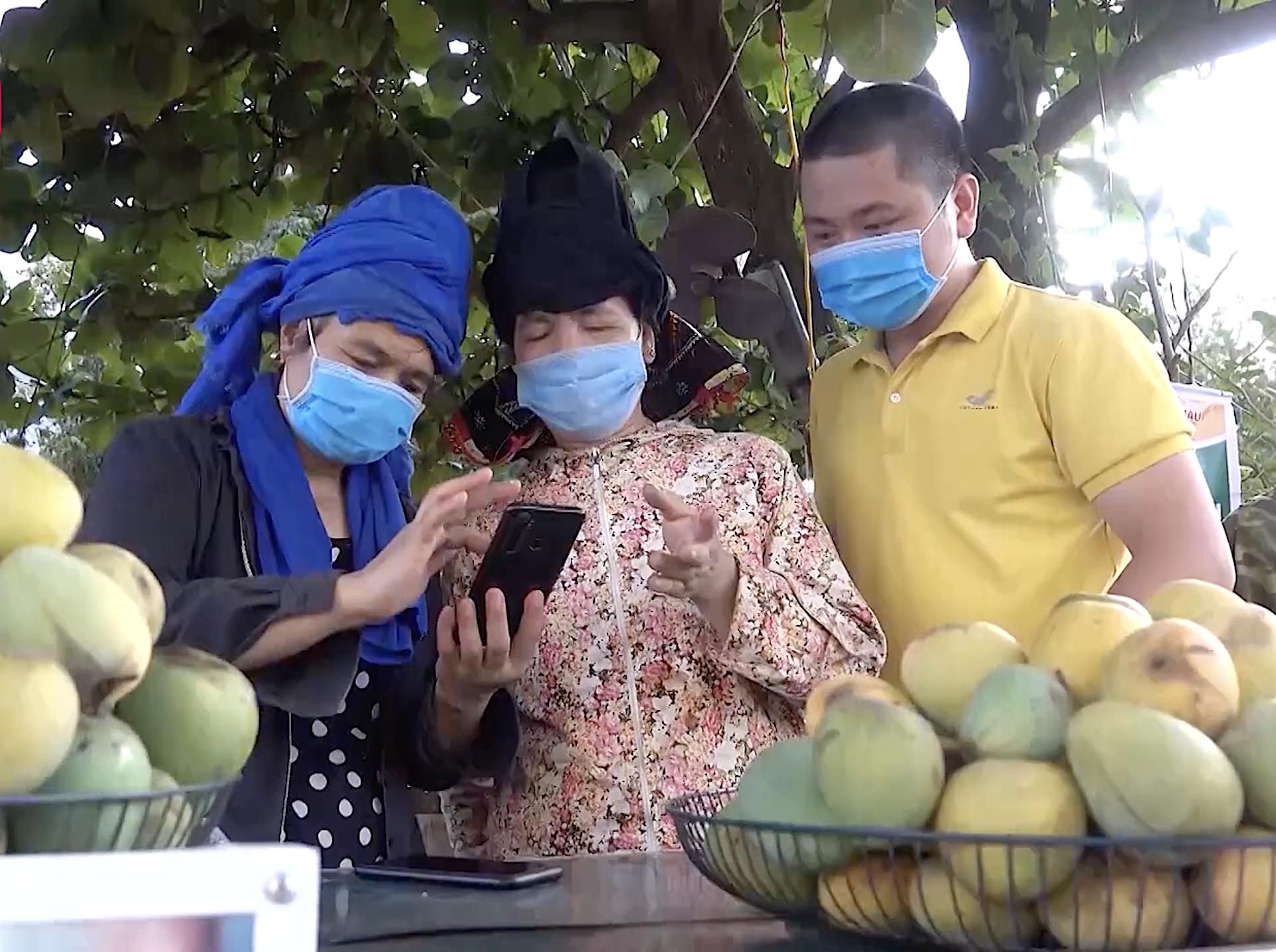 Với sự quan tâm của các cấp ủy Đảng, chính quyền, sự vào cuộc của cả hệ thống chính trị, việc thực hiện chỉ tiêu “Chiều thiếu hụt về thông tin” trong giải quyết mức độ thiếu hụt các dịch vụ xã hội cơ bản đạt được nhiều kết quả tích cực, góp phần quan trọng thực hiện các chỉ tiêu giảm nghèo.