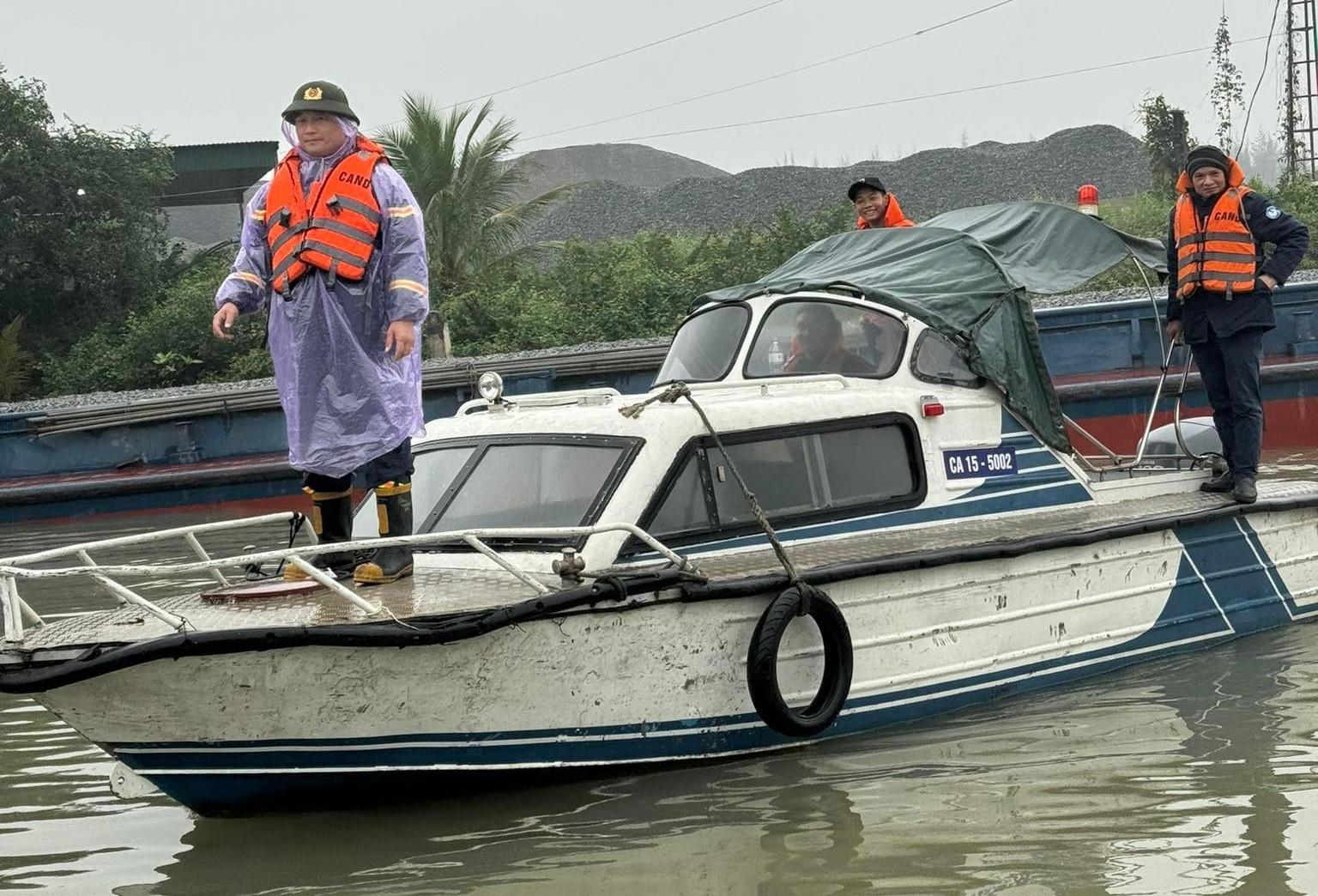 Tìm thấy thi thể nữ sinh lớp 11 ở Hải Phòng sau 8 ngày nhảy cầu