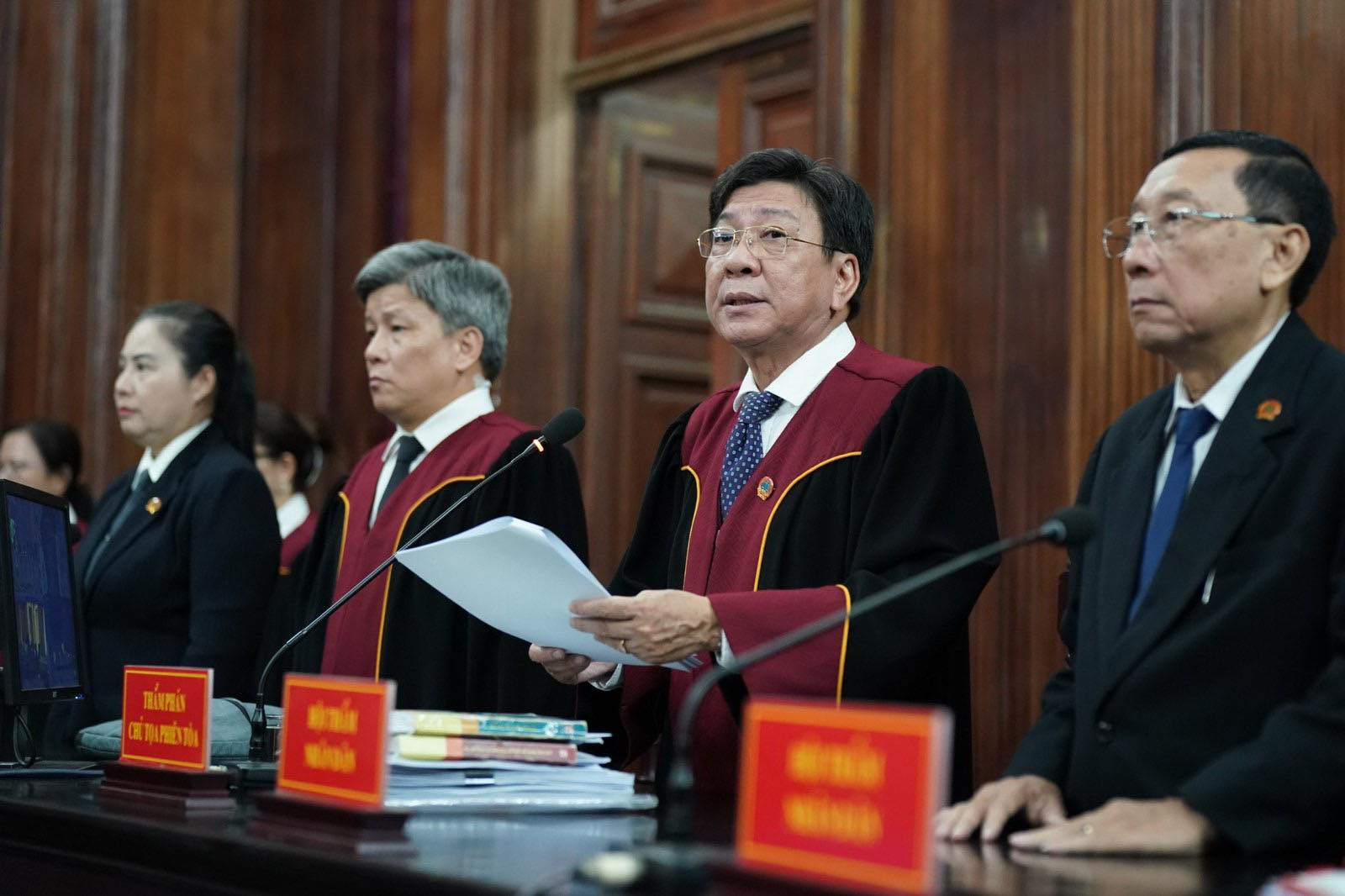 View - Hình ảnh bị cáo Trương Mỹ Lan và các đồng phạm tại phiên toà vụ Vạn Thịnh Phát