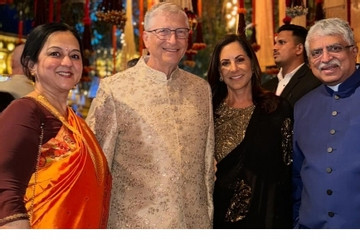 American billionaire Bill Gates visits Da Nang and Hoi An