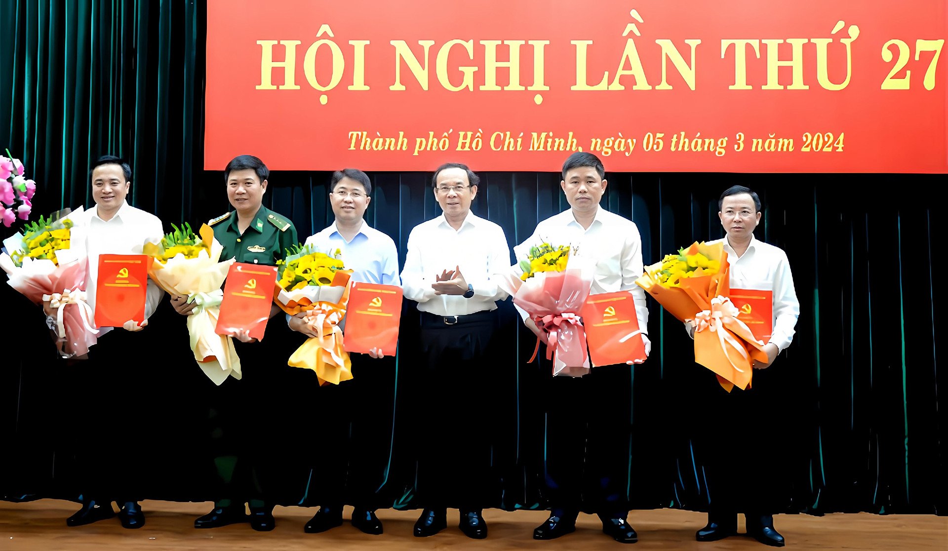 hoi nghi.jpg