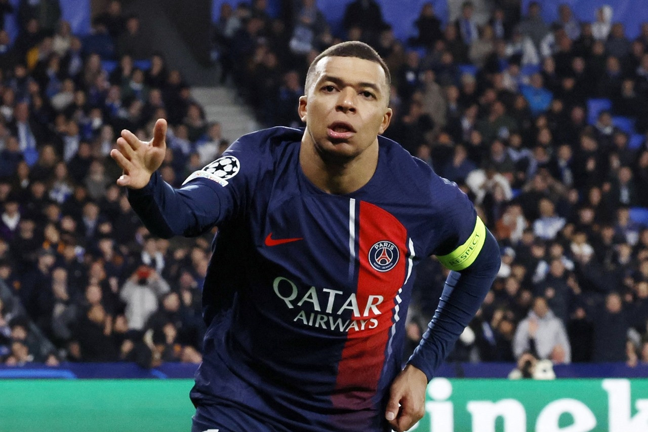 Mbappe đưa PSG vào tứ kết Champions League