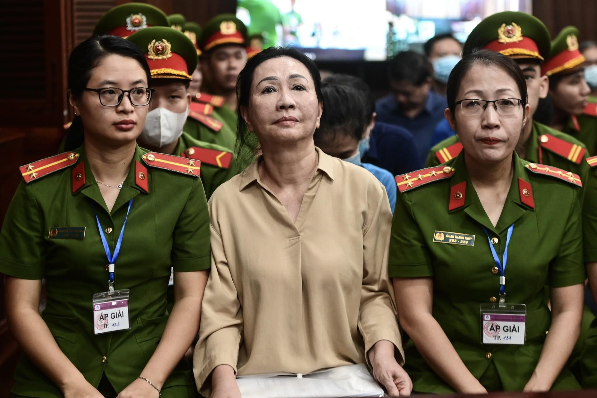 Hôm nay tòa bắt đầu xét hỏi bị cáo Trương Mỹ Lan và đồng phạm