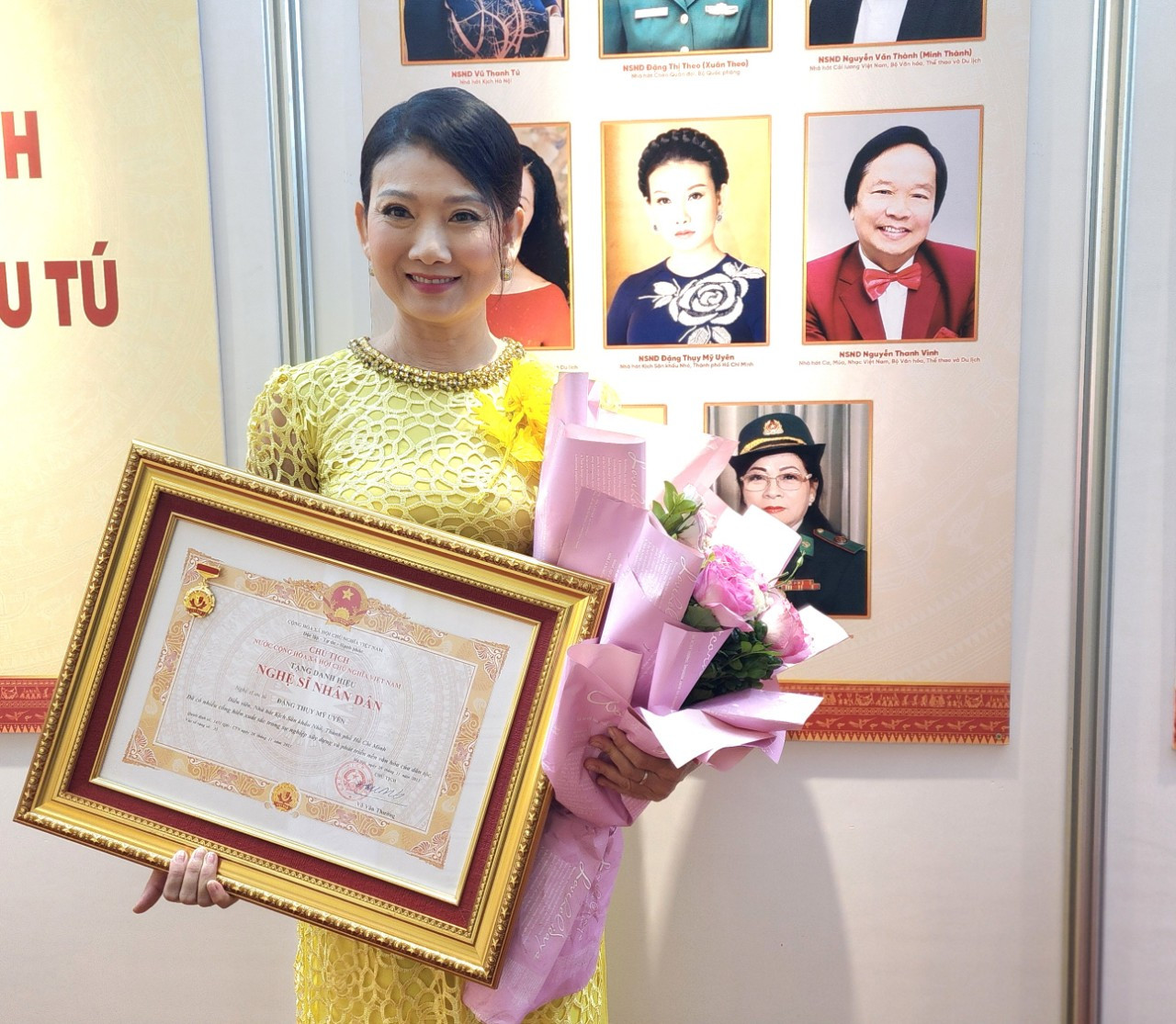 nghe si my uyen.jpg
