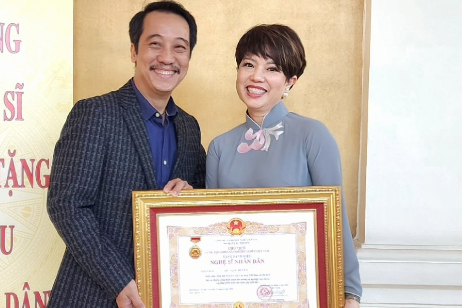 Ốc Thanh Vân biết ơn Hồng Vân, Ngọc Huyền niềm vui nhân đôi khi nhận NSND