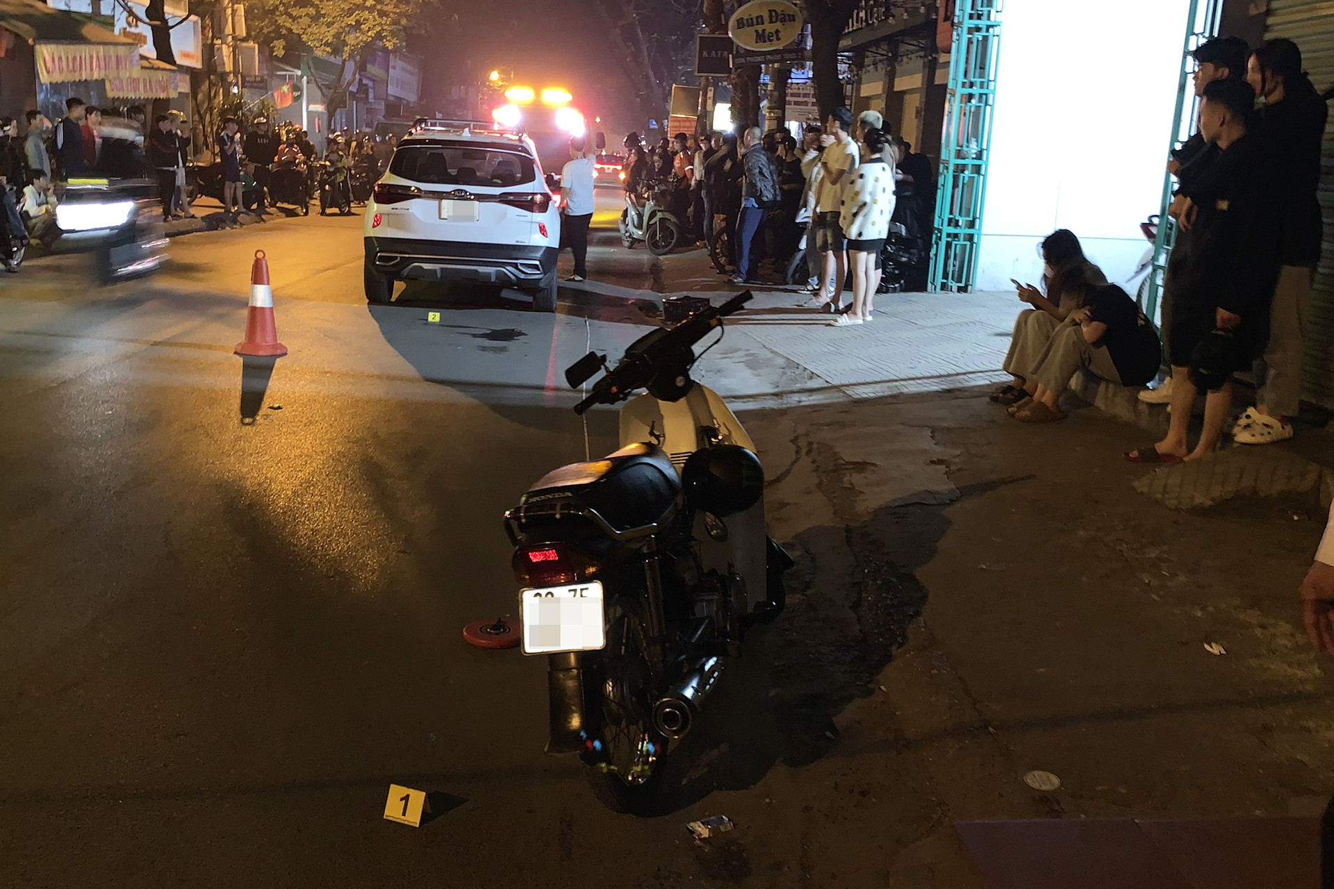 phu nu say xin lai xe.jpeg