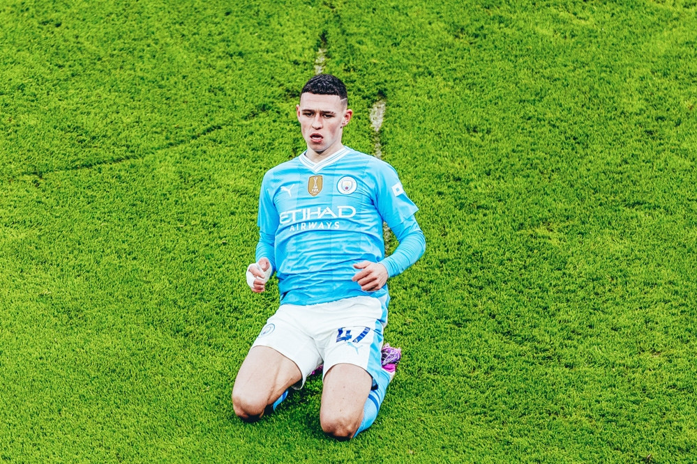 Sếp chuyển nhượng Real Madrid cực thích Phil Foden