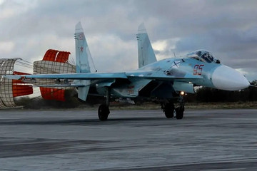 Tiêm kích Su-27 Nga chặn 3 máy bay quân sự Pháp ở Biển Đen