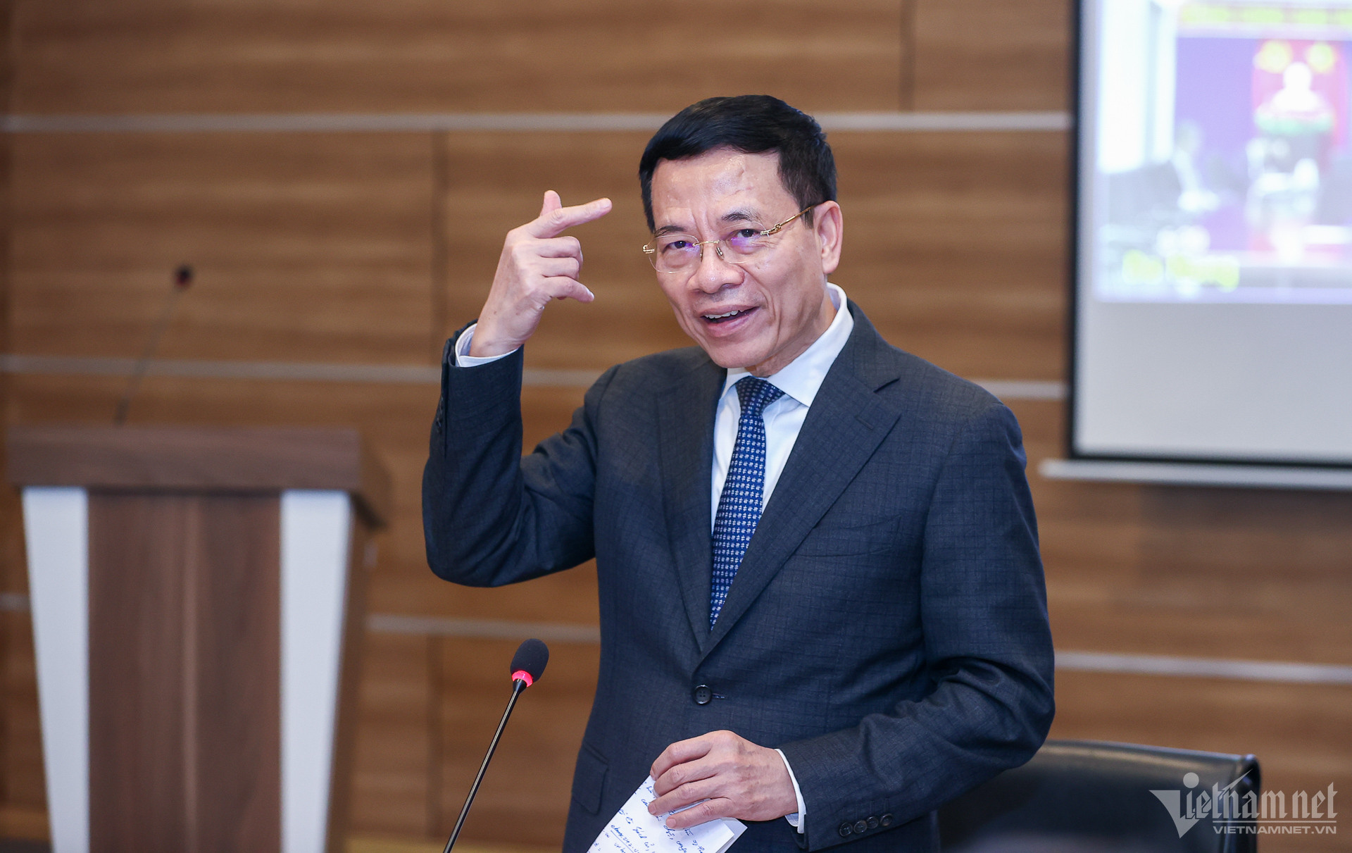 View - Bộ trưởng Nguyễn Mạnh Hùng: Muốn làm sách, phải biết độc giả đọc gì!