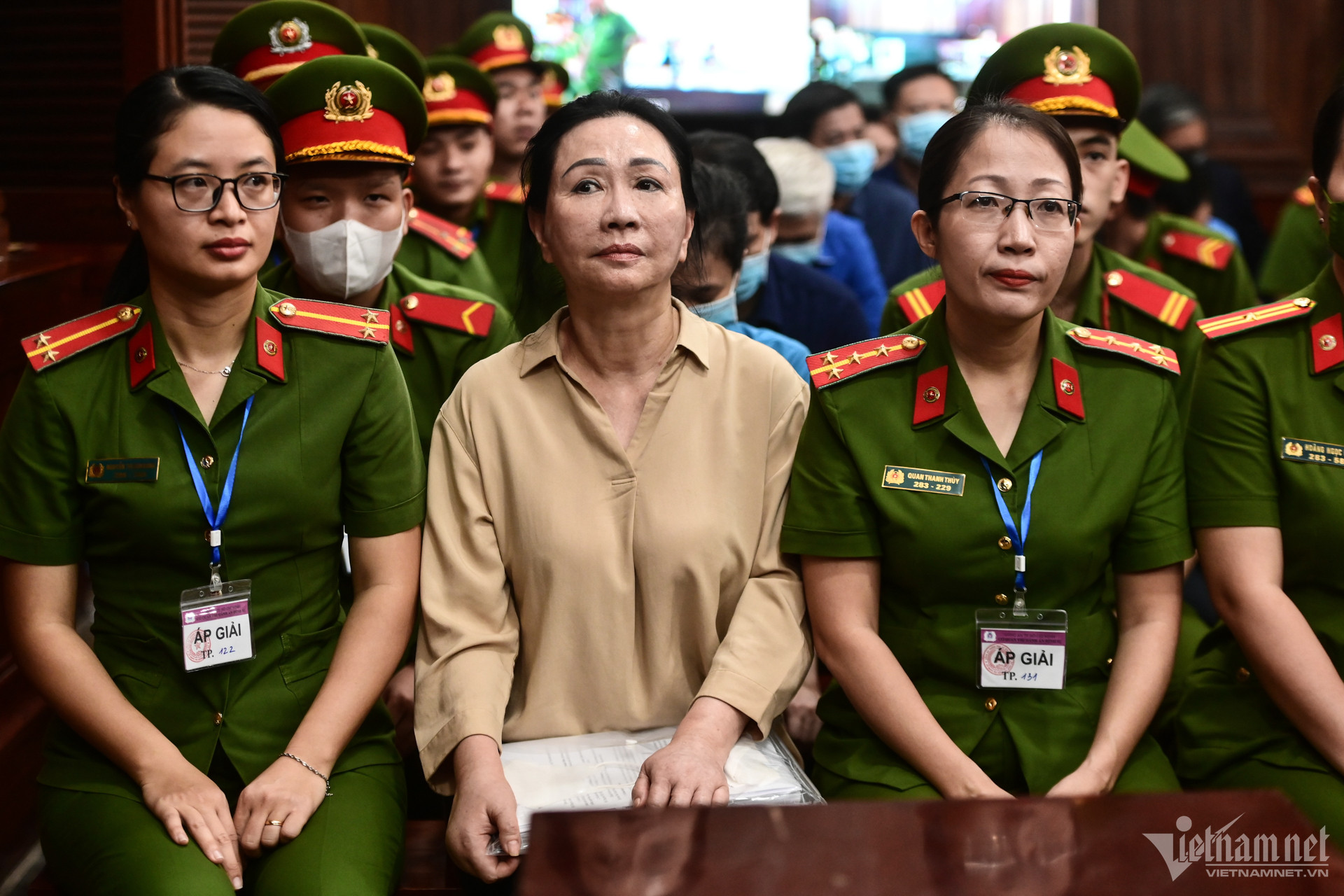 View - Công bố tình tiết nguyên các cán bộ ngân hàng giúp sức cho bà Trương Mỹ Lan