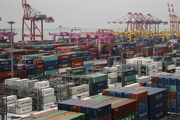 Weekly container service connects RoK port with Vietnam hinh anh 1
